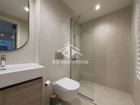 Izdavanje, trosoban stan, 87m², Savski Venac, Beograd - image 8