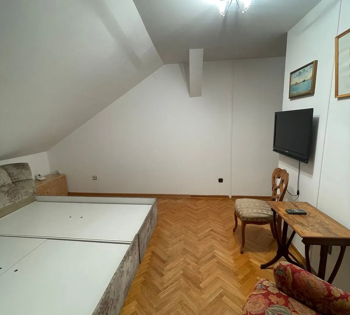 Izdavanje, kuća, 300m², Vračar Sve Podlokacije, Beograd