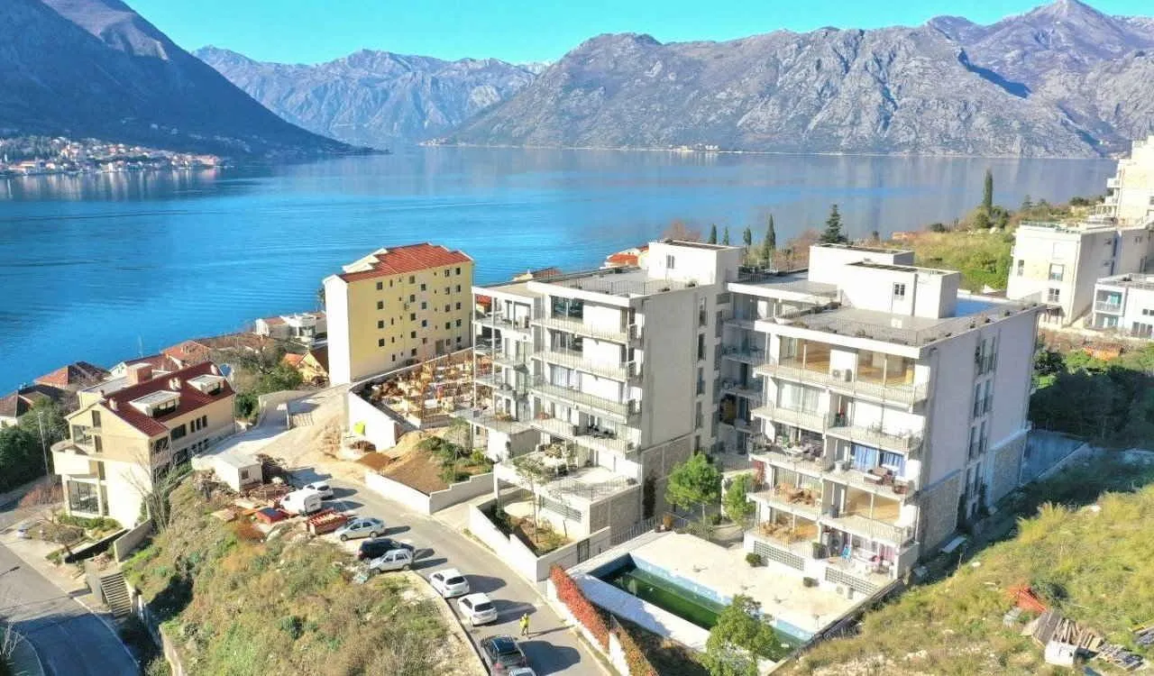 Prodaja, trosoban stan, 120m², Dobrota, Kotor