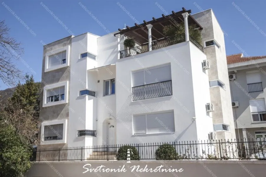 Prodaja, dvosoban stan, 93m², Porto Montenegro, Tivat