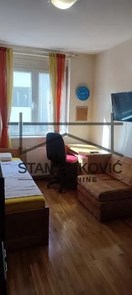 Izdavanje, trosoban stan, 77m², Sajam, Novi Sad Sve Podlokacije