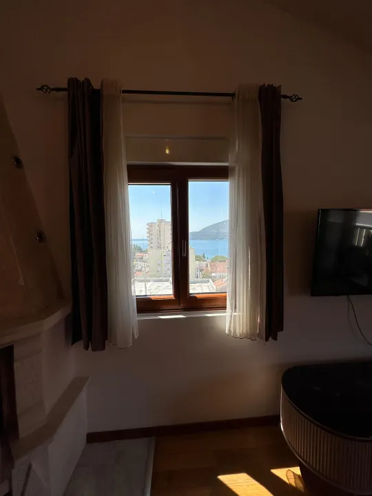 Rent, four bedroom apartment, 140m², Topla, Herceg Novi