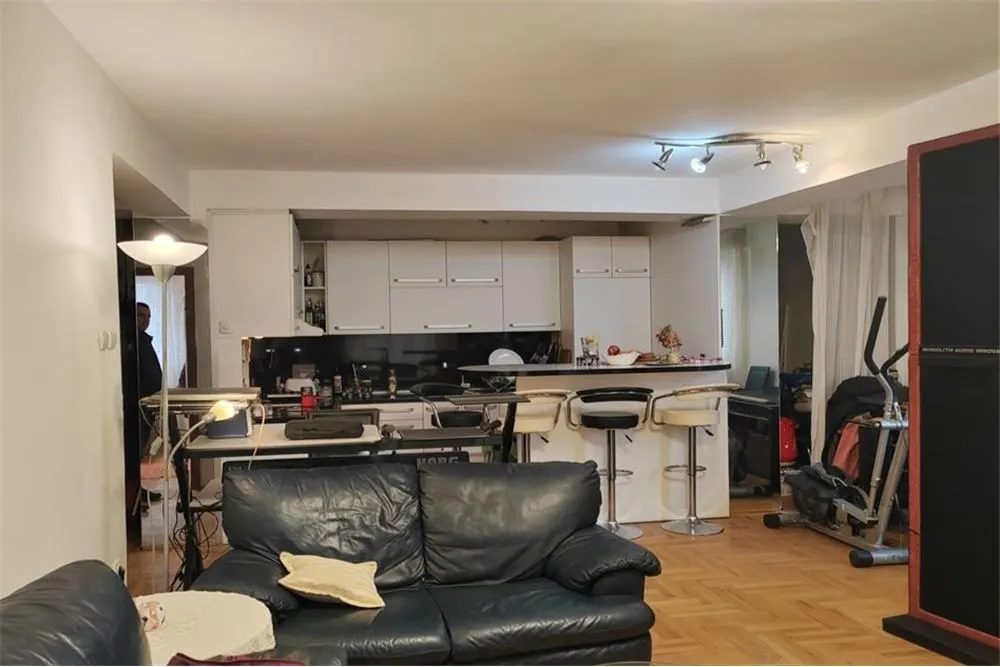 Prodaja, jednosoban stan, 63m², Niš, Srbija