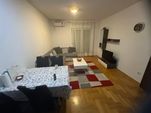 Izdavanje, jednosoban stan, 45m², Stari Aerodrom, Podgorica - image 2