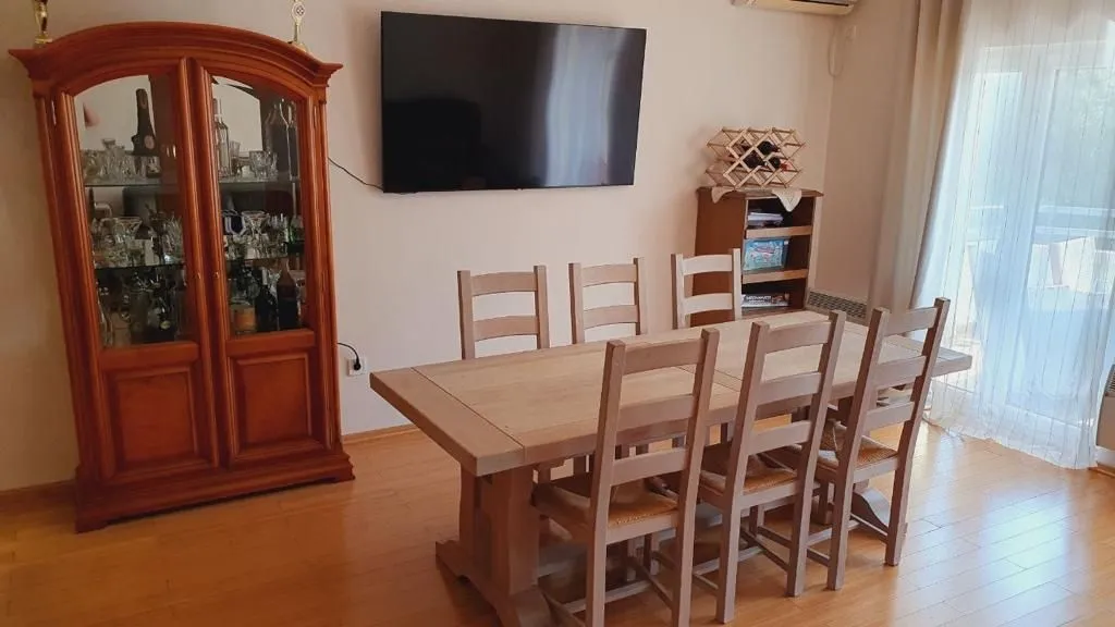 Sale, four bedroom apartment, 180m², Podmaine, Budva