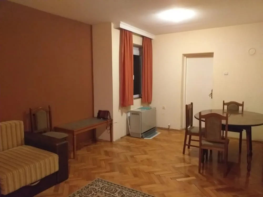Prodaja, dvosoban stan, 62m², Paraćin, Srbija