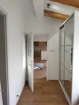 Izdavanje, trosoban stan, 84m², Stara Varoš, Podgorica - image 7