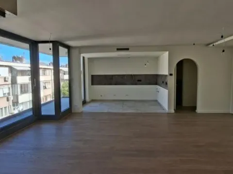 Prodaja, trosoban stan, 133m², Autokomanda, Voždovac Sve Podlokacije - image 2