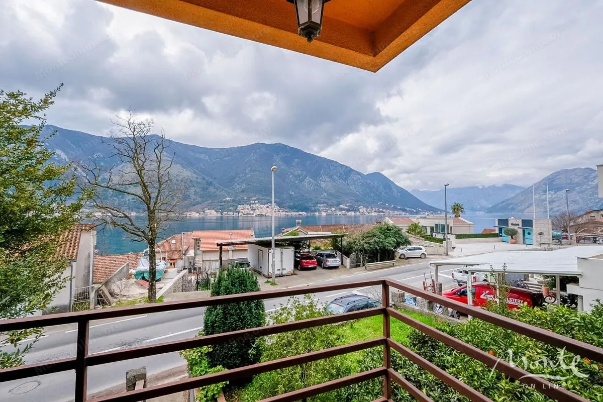 Sale, house, 250m², Dobrota, Kotor