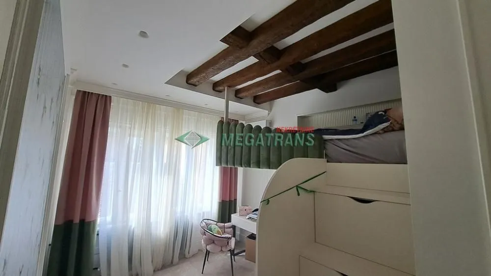 Izdavanje, trosoban stan, 80m², Centar, Novi Sad