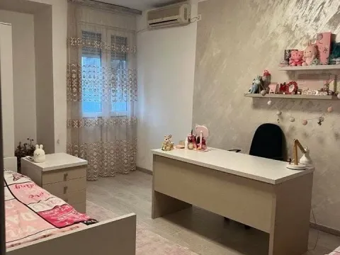 Rent, two bedroom apartment, 100m², Pejton, Podgorica - image 16