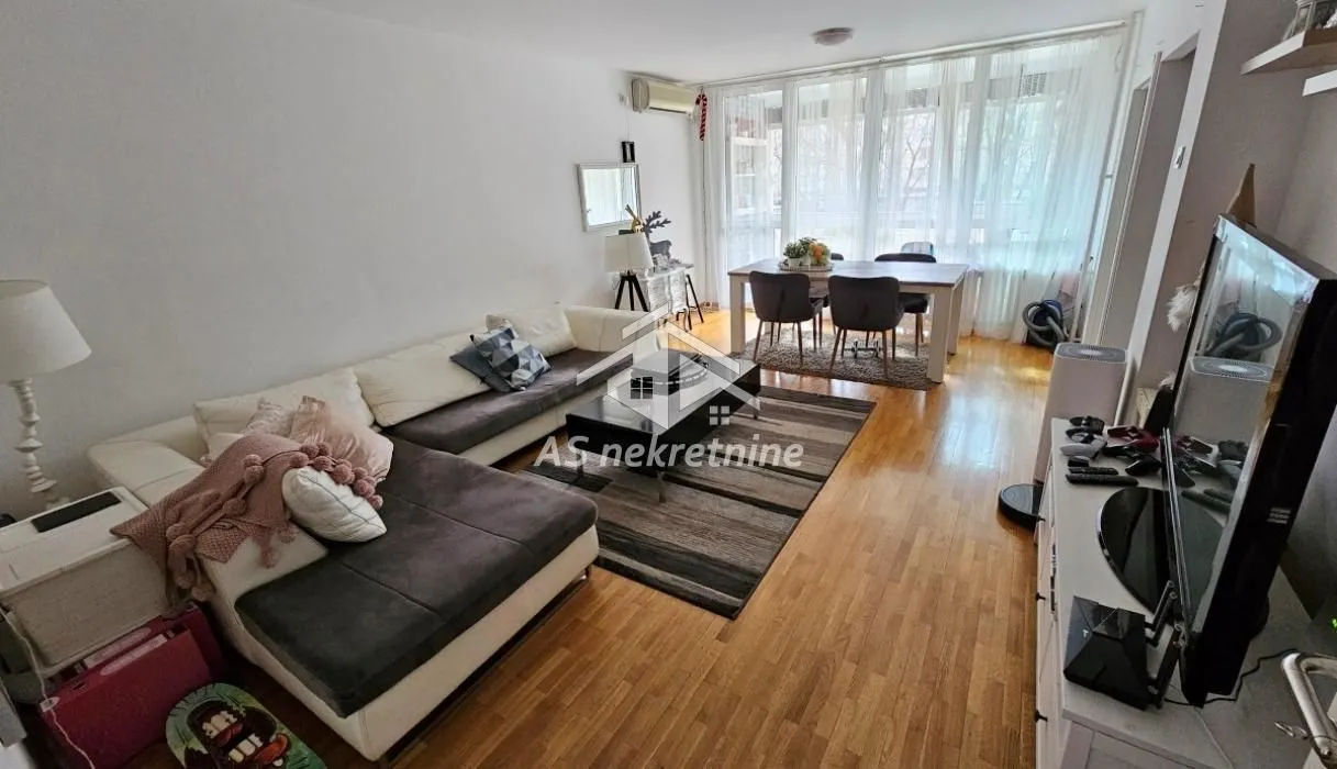 Izdavanje, trosoban stan, 76m², Cvetkova Pijaca, Zvezdara Sve Podlokacije