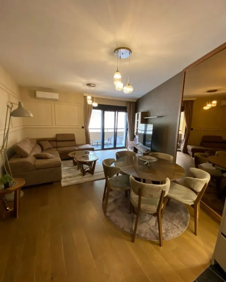 Izdavanje, trosoban stan, 100m², Ljubović, Podgorica