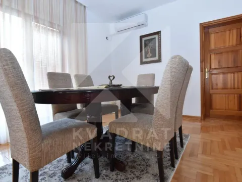 Izdavanje, četvorosoban stan, 150m², Stari Aerodrom, Podgorica - image 3