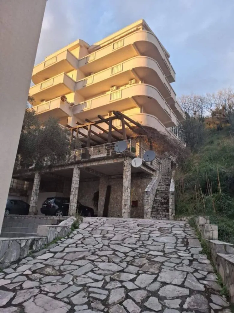 Sale, one bedroom apartment, 56m², Petrovac, Budva
