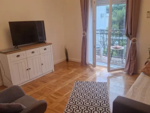 Rent, apartment, 53m², Pod Kuk, Tivat - image 6