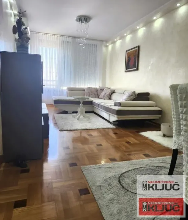 Rent, four bedroom apartment, 102m², Bulevar patrijarha Pavla, Novi Sad Sve Podlokacije