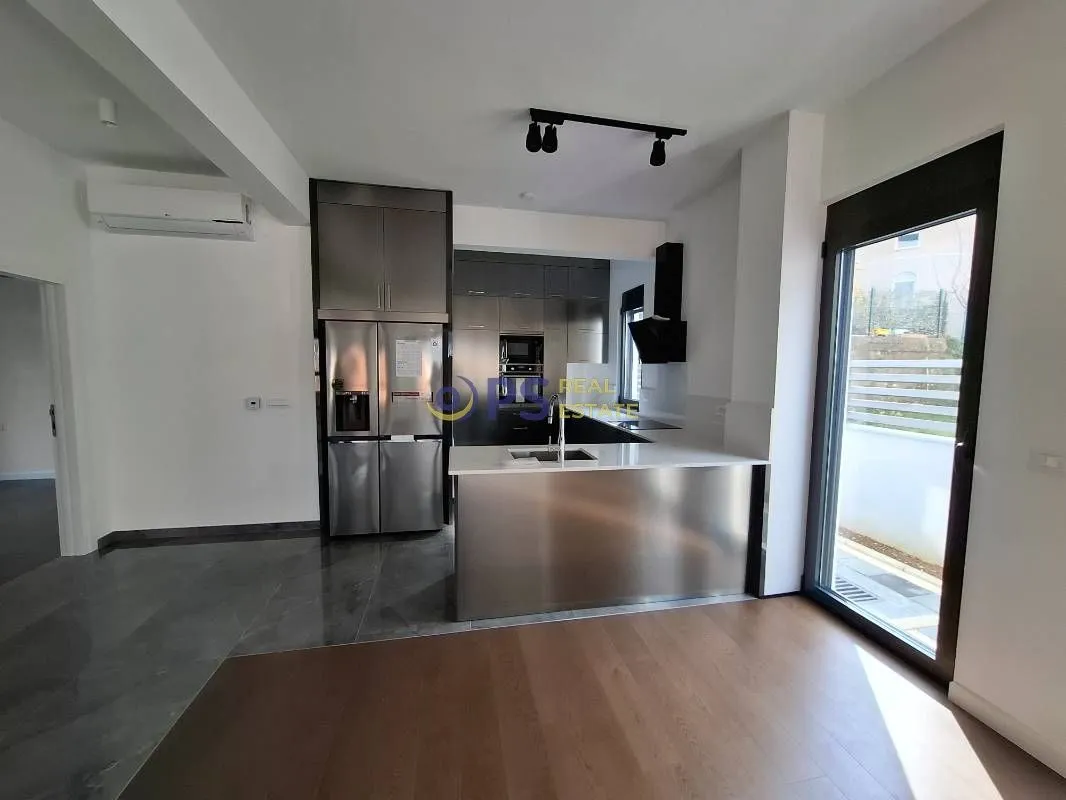 Izdavanje, kuća, 400m², Bar, Crna Gora