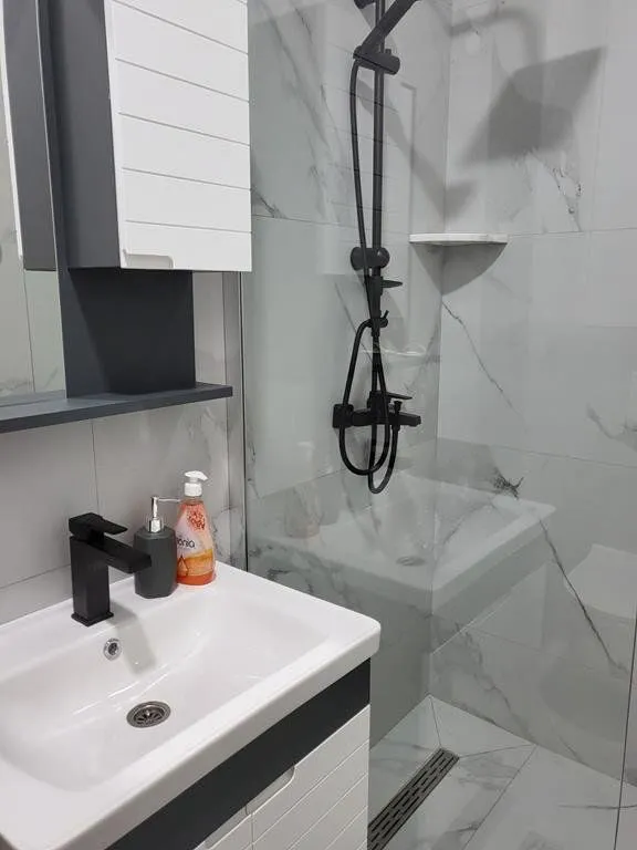 Izdavanje, jednosoban stan, 45m², Podgorica, Crna Gora