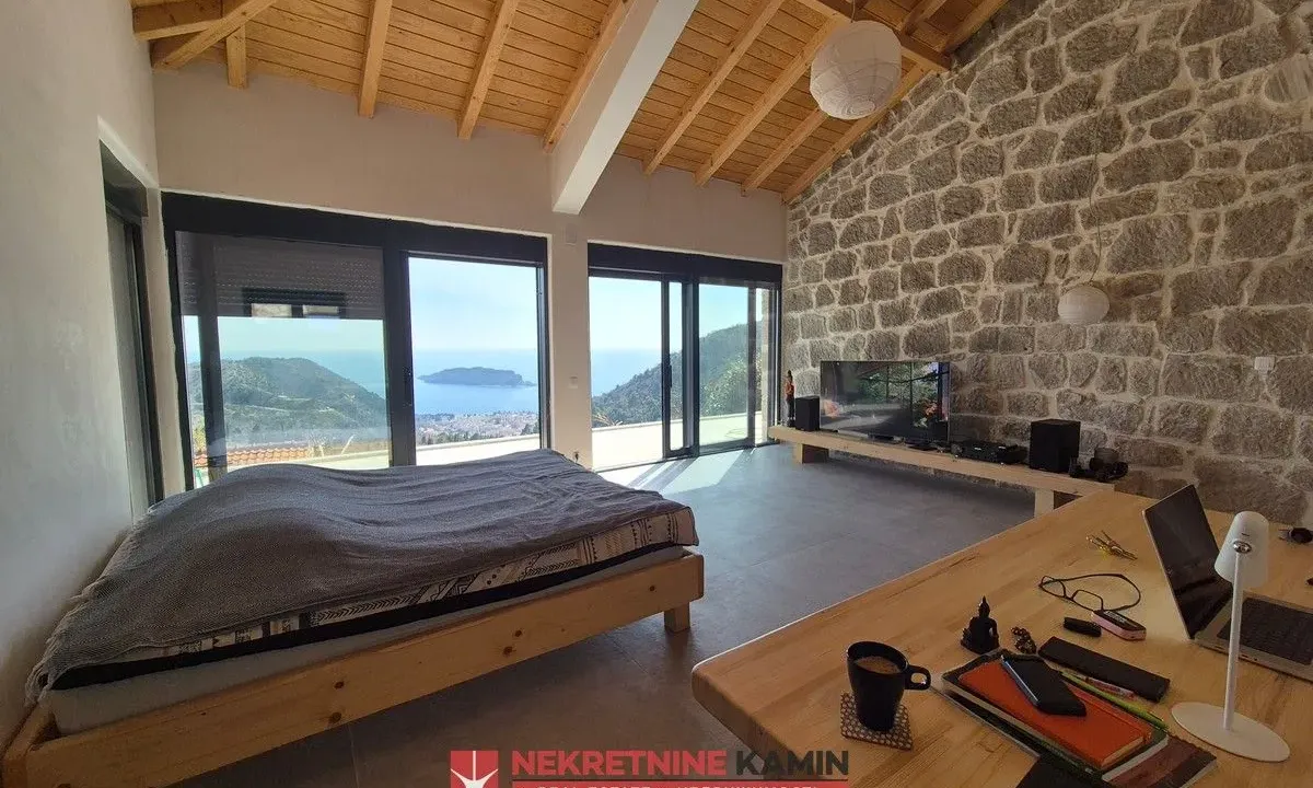 Sale, house, 210m², Markovići, Budva
