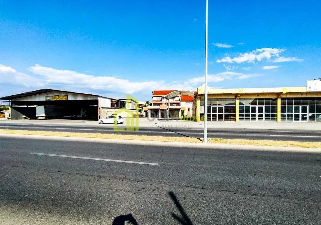 Izdavanje, poslovni prostor, 3100m², Zeta, Podgorica