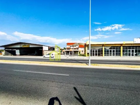 Izdavanje, poslovni prostor, 3100m², Zeta, Podgorica