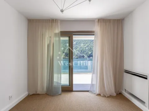 Sale, house, 423m², Lepetani, Tivat - image 15