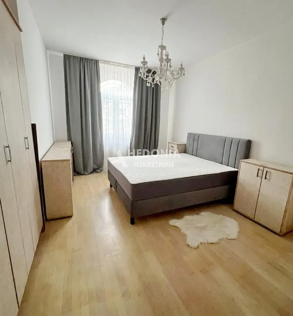 Rent, four bedroom apartment, 135m², Senjak, Beograd