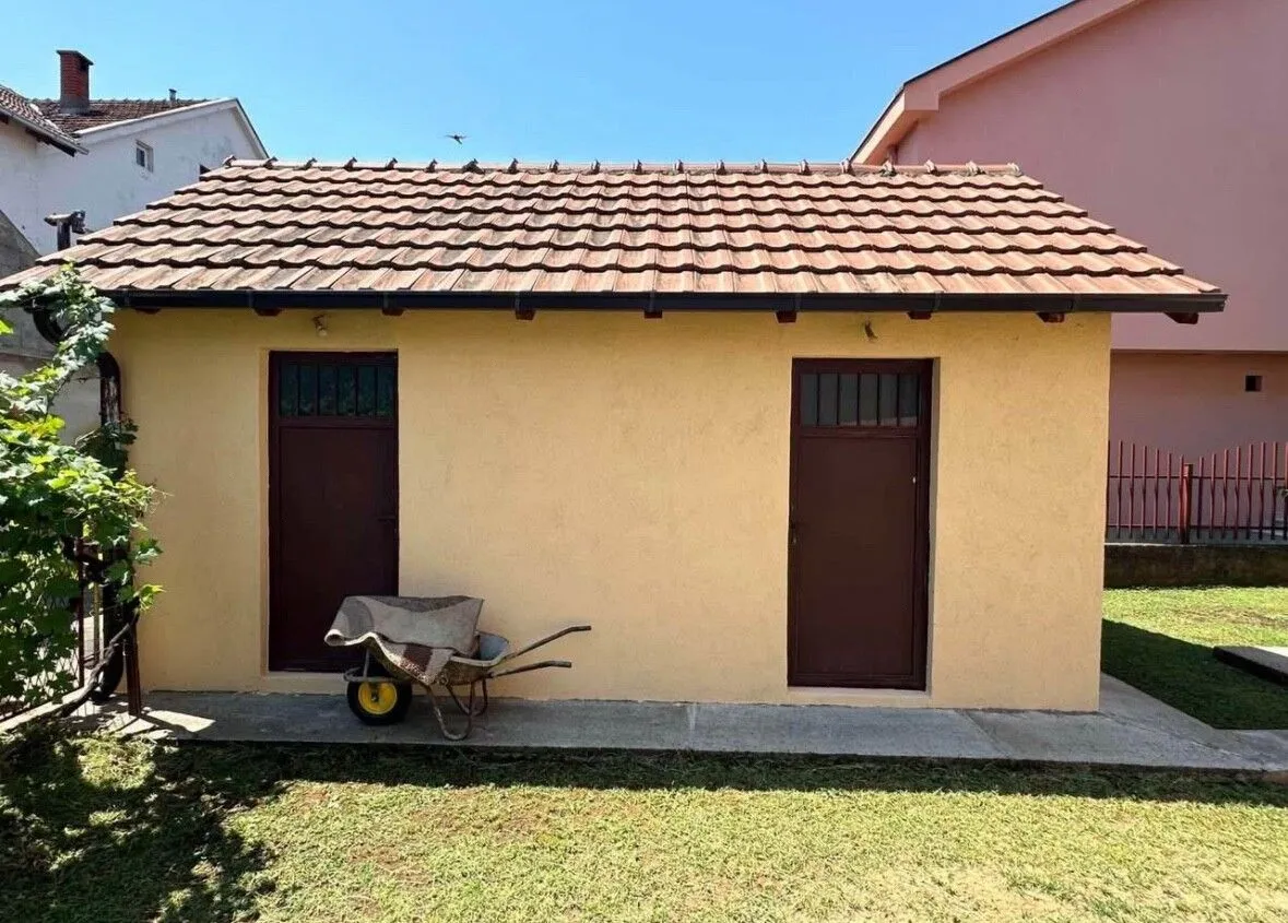 Prodaja, kuća, 480m², Stari Aerodrom, Podgorica