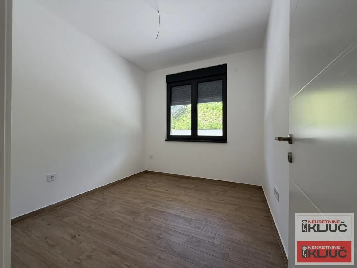Prodaja, četvorosoban stan, 90m², Petrovaradin, Novi Sad