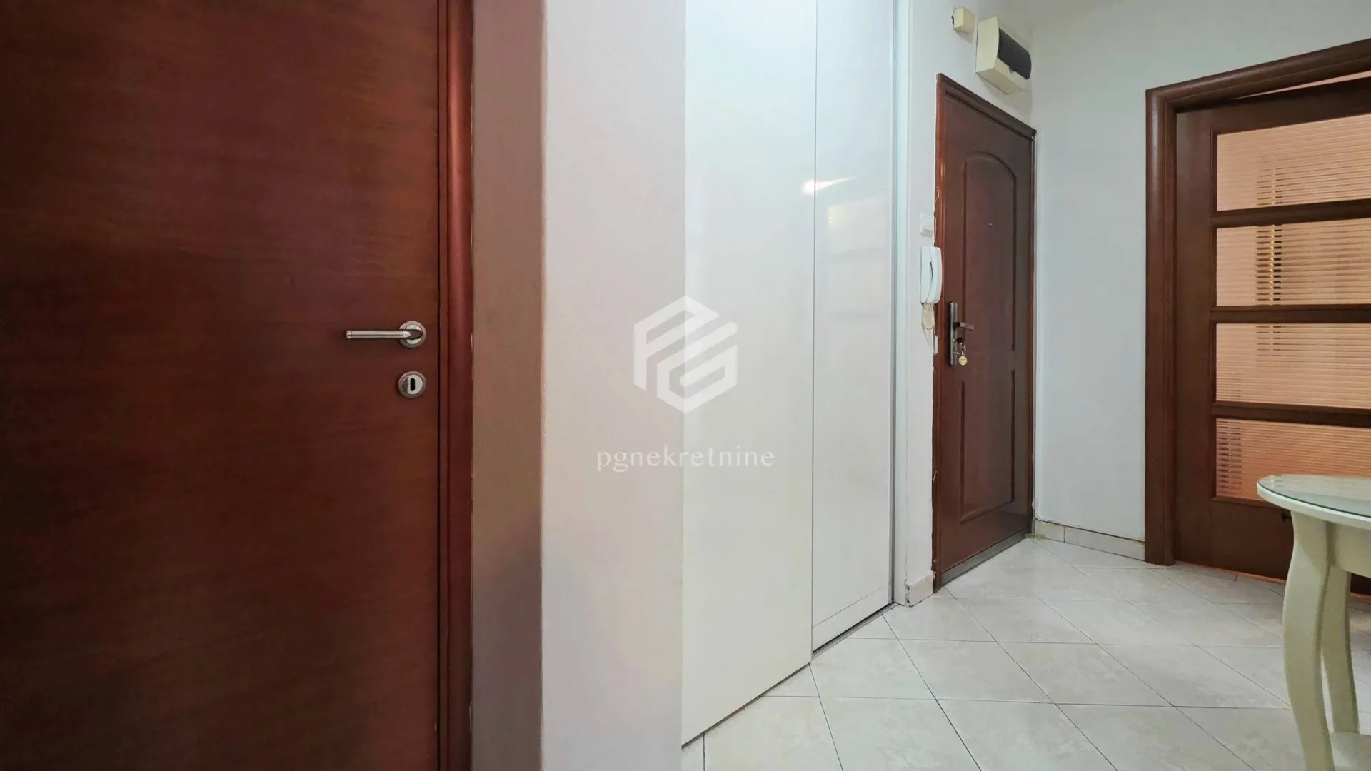 Prodaja, jednosoban stan, 63m², Preko Morače, Podgorica