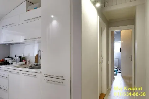 Sale, three bedroom apartment, 99m², Kalenić Pijaca, Vračar Sve Podlokacije - image 5