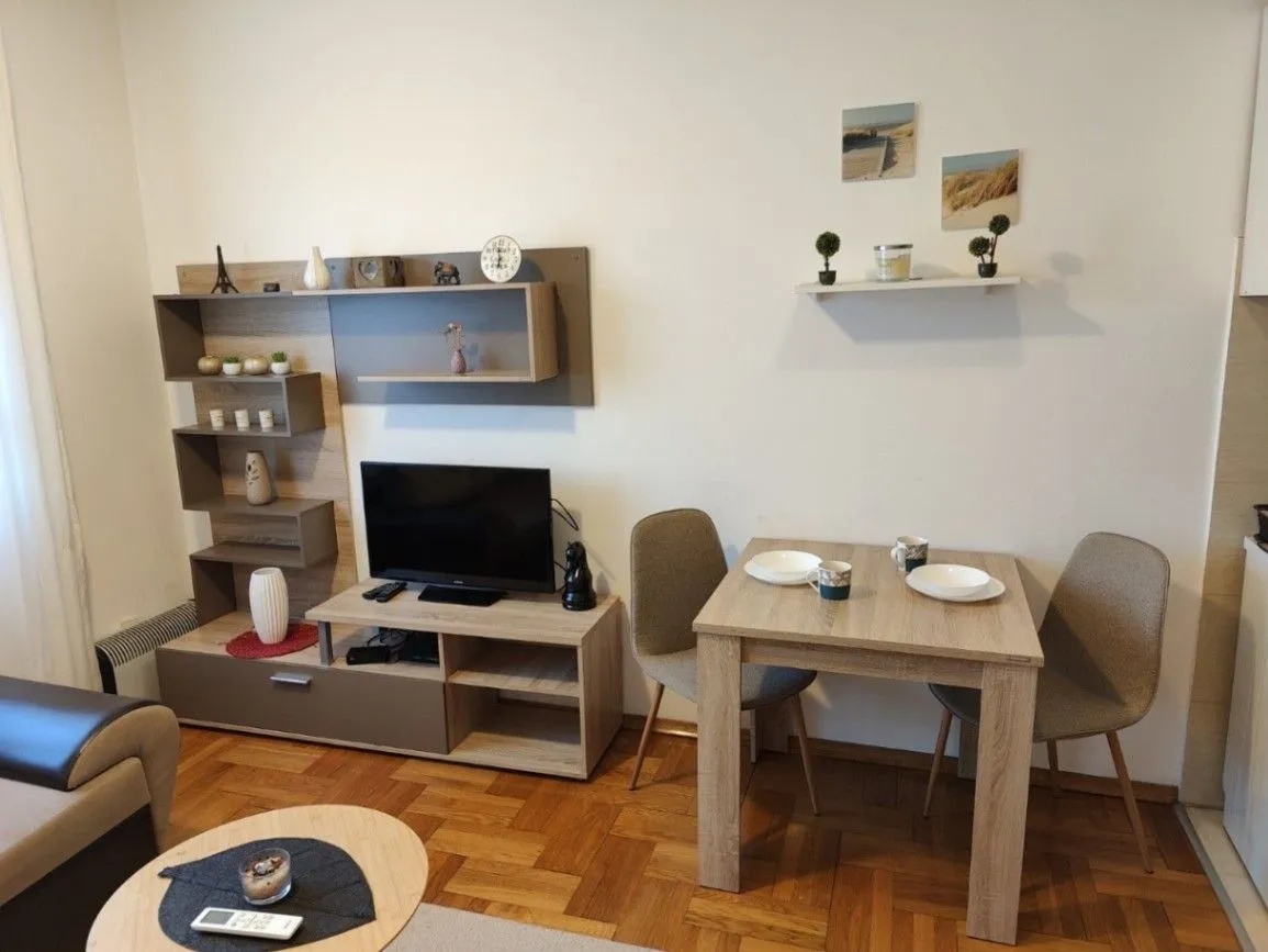 Rent, one bedroom apartment, 34m², Stari Aerodrom, Podgorica