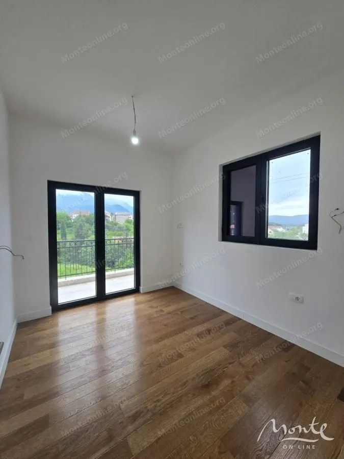 Prodaja, dvosoban stan, 70m², Tivat, Crna Gora