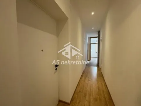 Izdavanje, četvorosoban stan, 160m², Stari Grad, Beograd - image 13