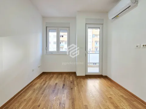 Rent, two bedroom apartment, 64m², City Kej, Podgorica - image 5