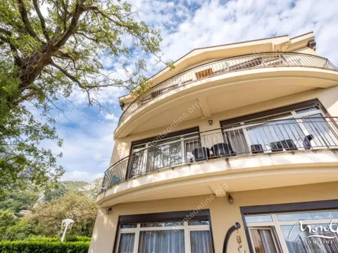 Sale, two bedroom apartment, 79m², Orahovac, Kotor - image 19