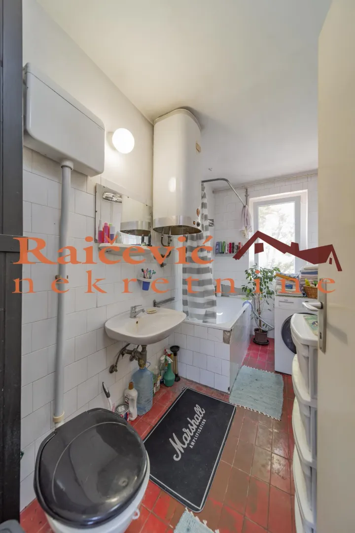 Prodaja, četvorosoban stan, 108m², Rakovica, Beograd