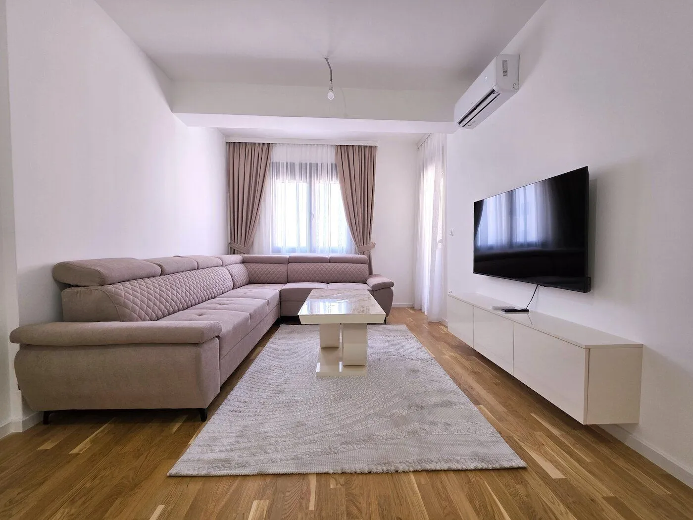 Rent, one bedroom apartment, 44m², Stari Aerodrom, Podgorica
