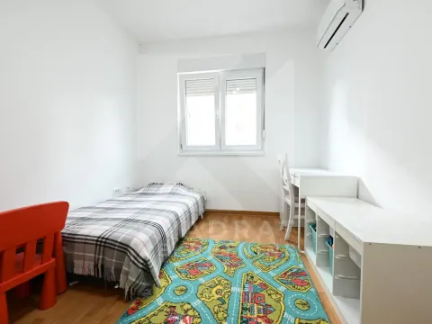 Izdavanje, dvosoban stan, 64m², City Kej, Podgorica - image 12