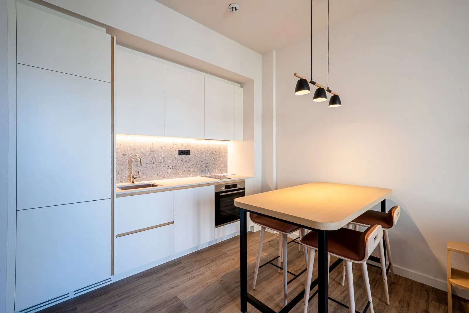 Prodaja, jednosoban stan, 63m², Centar, Tivat