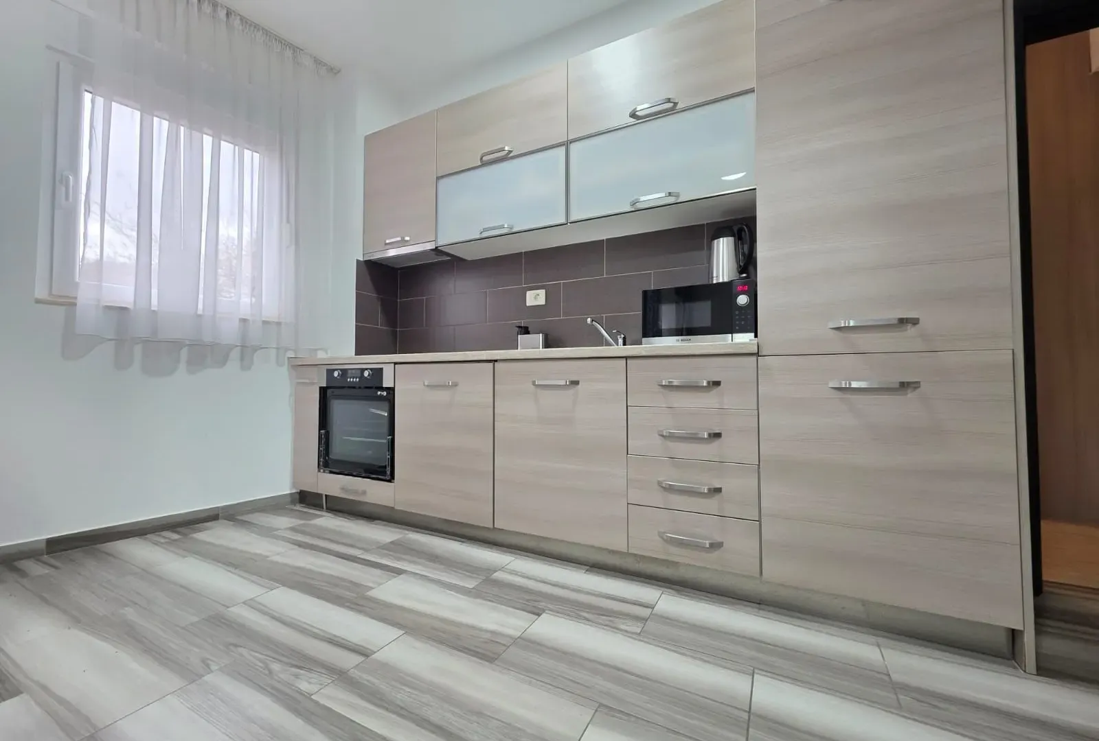 Prodaja, dvosoban stan, 67m², Bečići, Budva