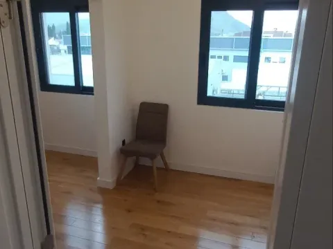 Izdavanje, poslovni prostor, 180m², Gornja Gorica, Podgorica - image 17