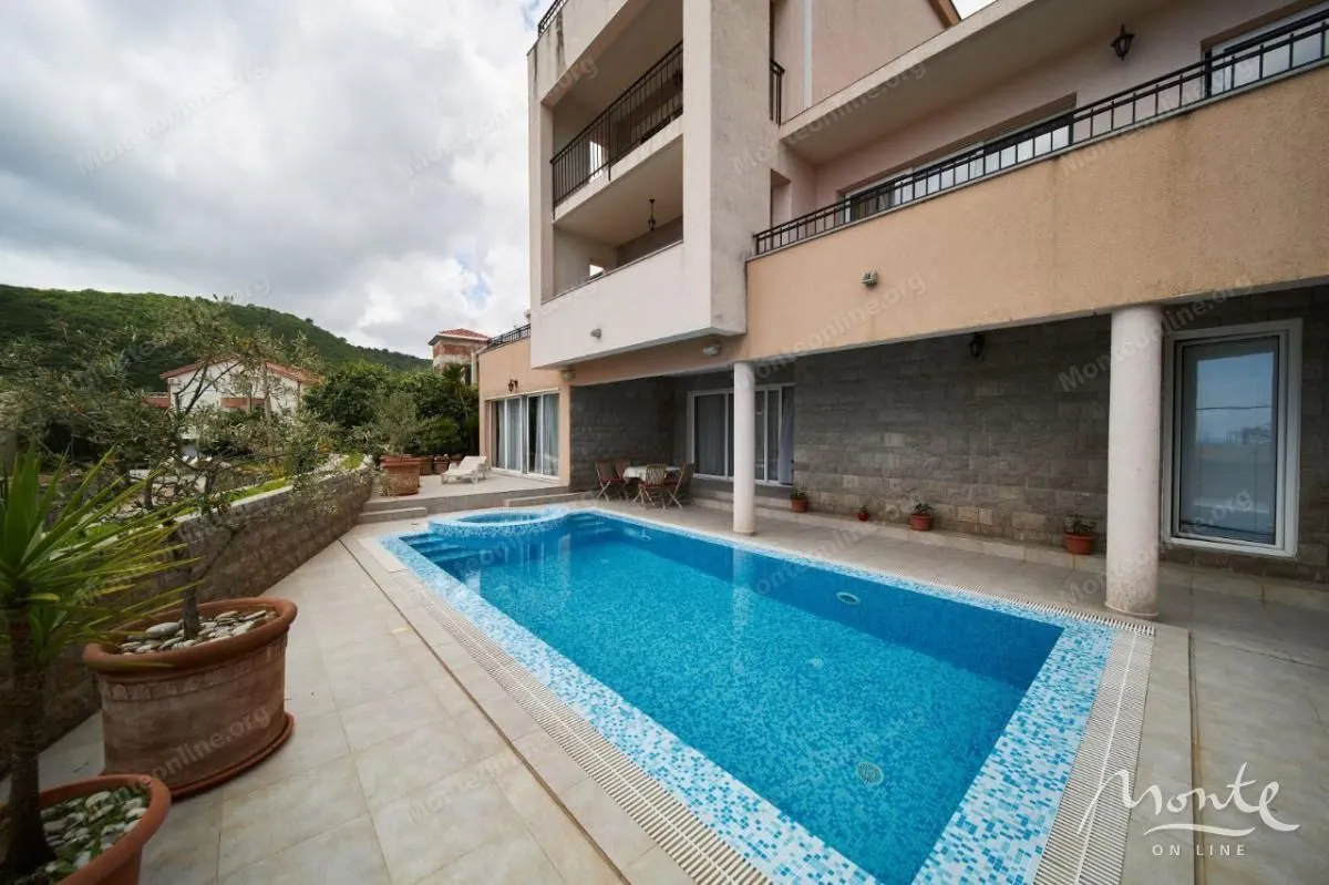 Sale, house, 495m², Bečići, Budva