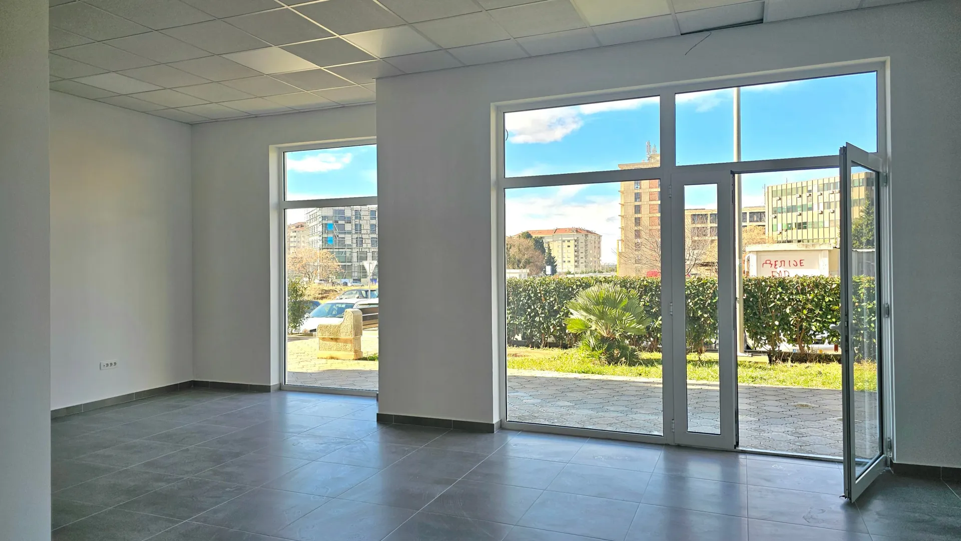 Rent, office space, 70m², Topolica, Bar