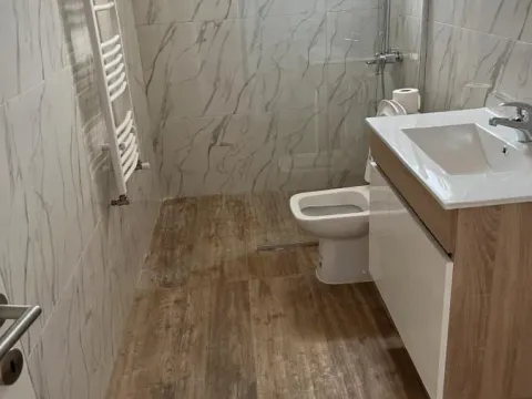 Izdavanje, četvorosoban stan, 90m², Niš, Srbija - image 7