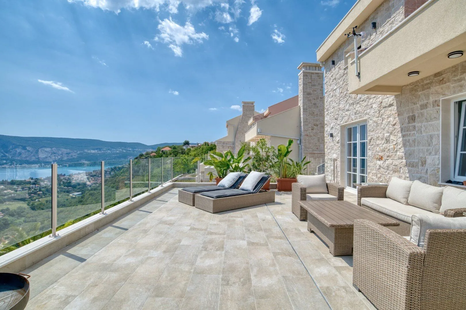 Prodaja, kuća, 230m², Podi, Herceg Novi