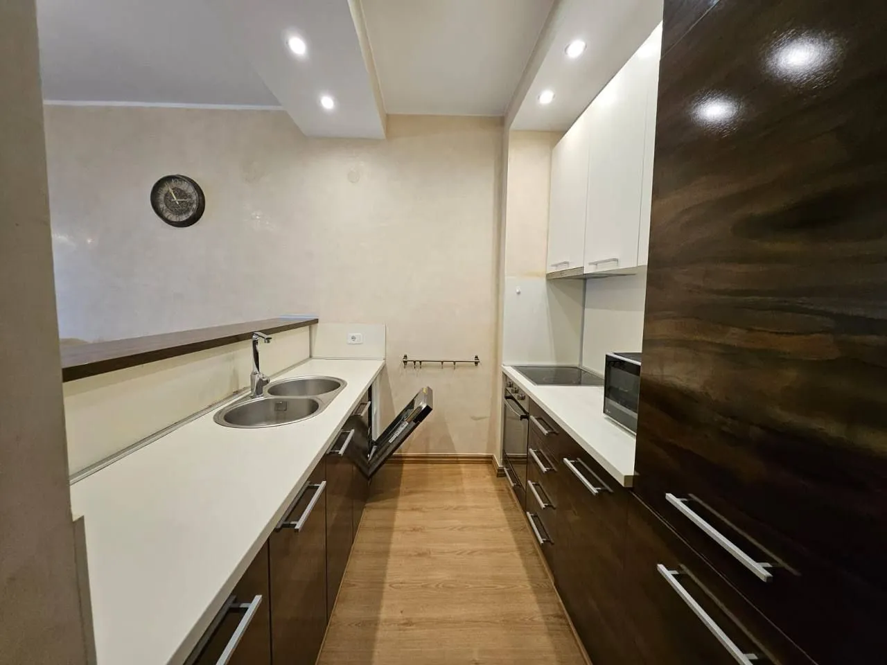 Prodaja, dvosoban stan, 68m², Bečići, Budva