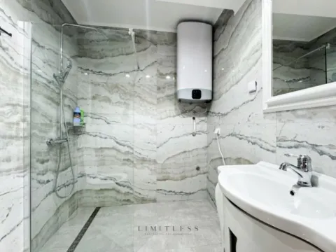 Izdavanje, trosoban stan, 95m², Momišići, Podgorica - image 11