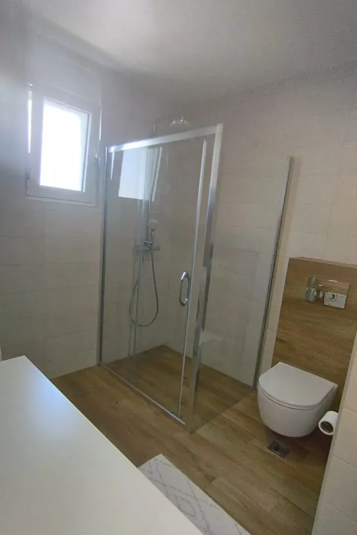 Izdavanje, trosoban stan, 100m², Zagorič, Podgorica